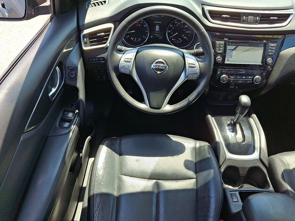 Used 2015 Gray Nissan SL image 12