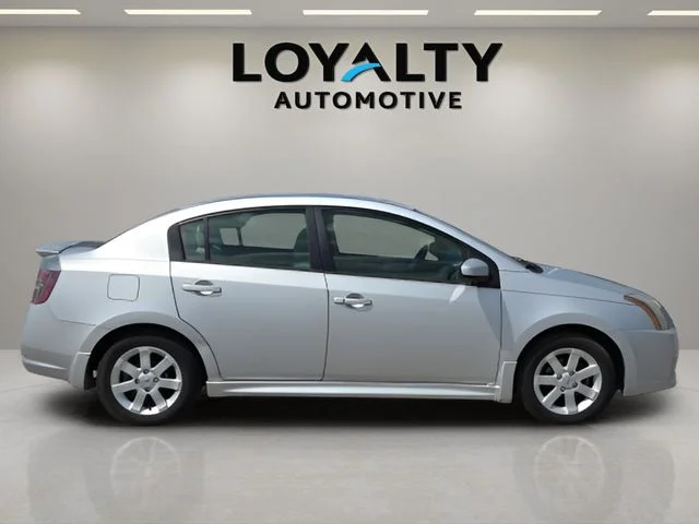 Used 2010 Silver Nissan 2.0 SR image 6