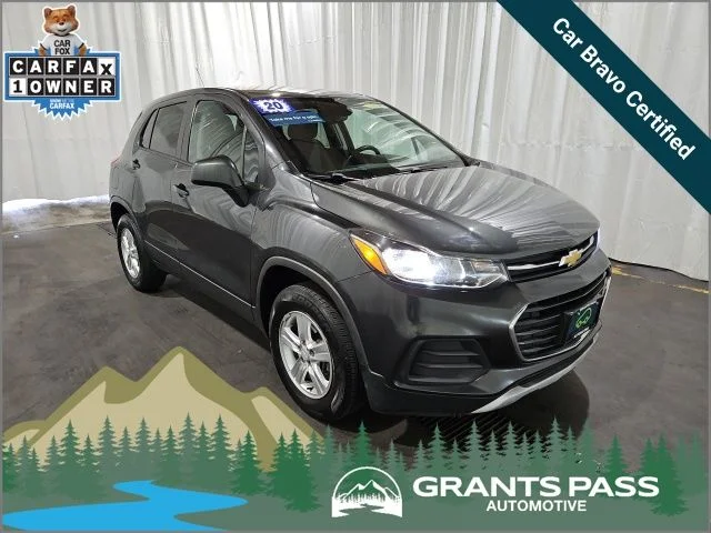 2020 Chevrolet Trax LS AWD's photo