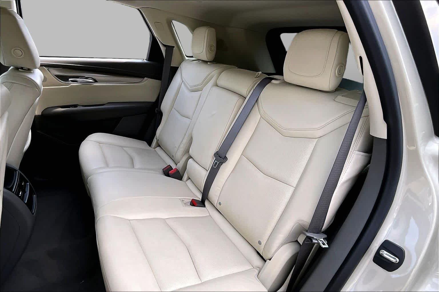 Used 2017 Silver Coast Metallic Cadillac Luxury FWD image 20