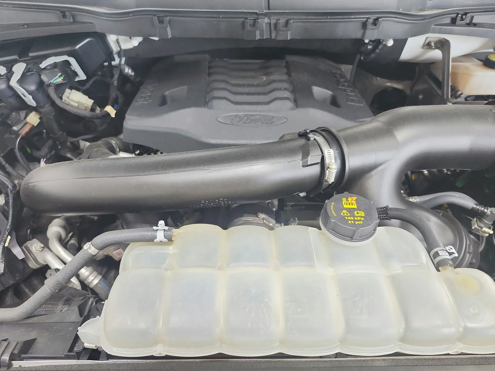 Used 2021 White Ford Lariat image 17