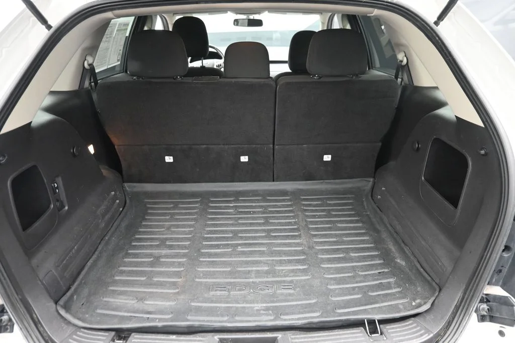 Used 2011 White Ford SEL image 11