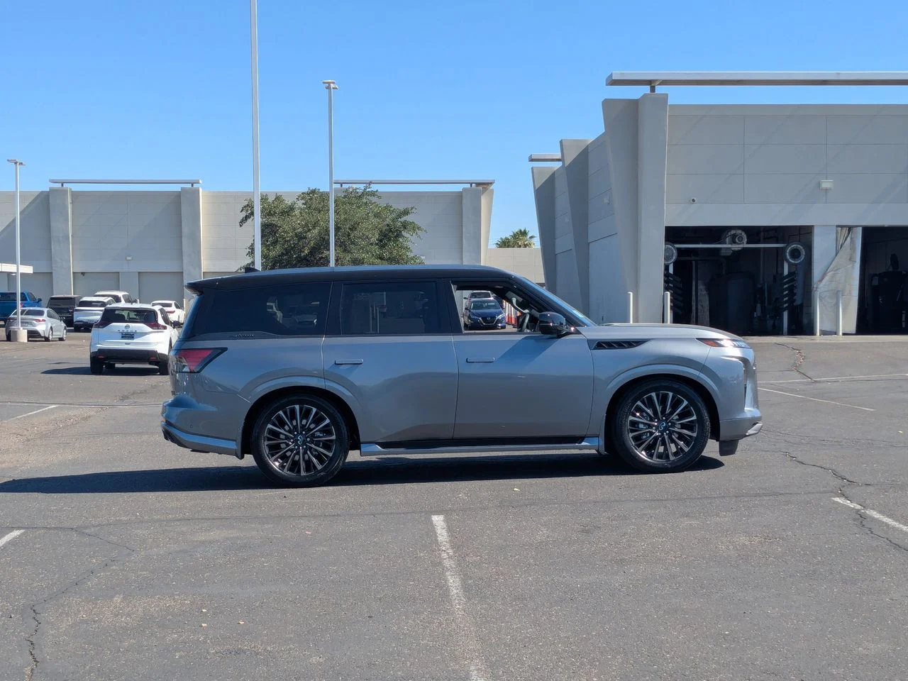 New 2026 2T DYNAMIC META INFINITI Autograph 4WD image 6