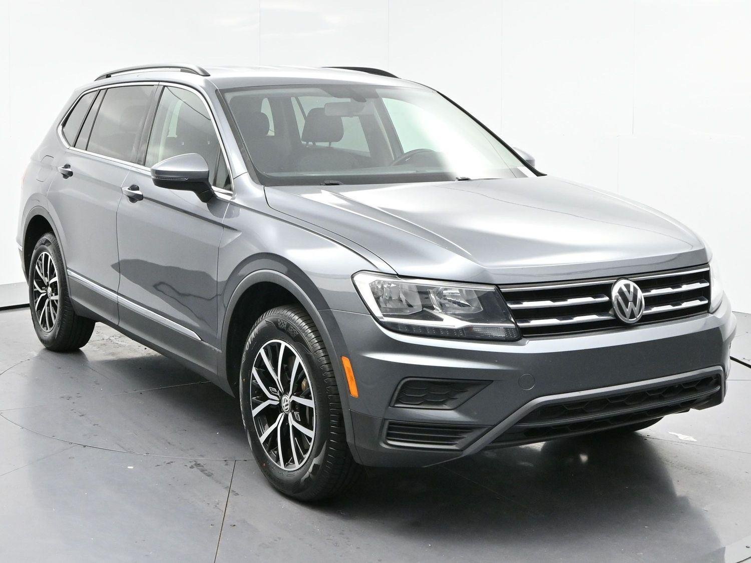 Used 2021 Platinum Gray Metallic Volkswagen SE image 2