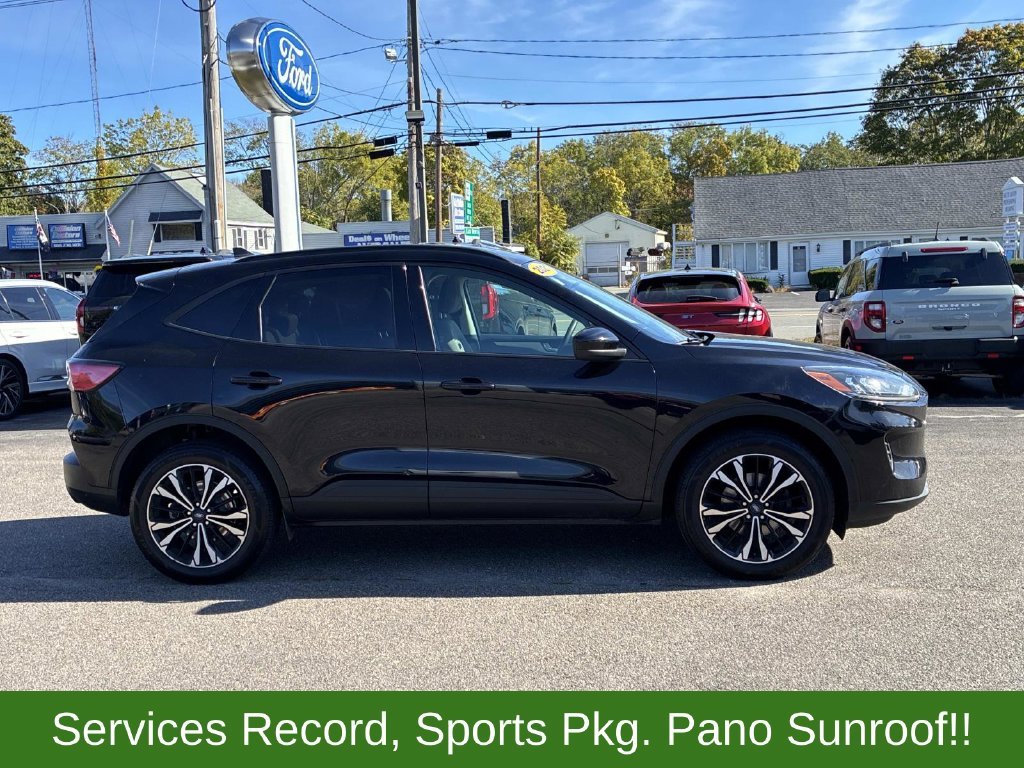 Used 2021 Black Ford SE image 8