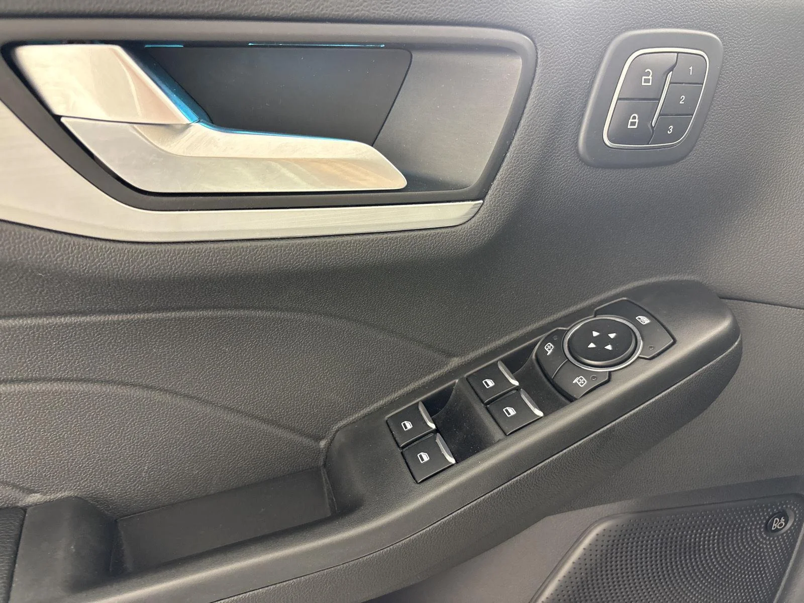 Used 2023 Star White Metallic Tri-Coat Ford Platinum image 6