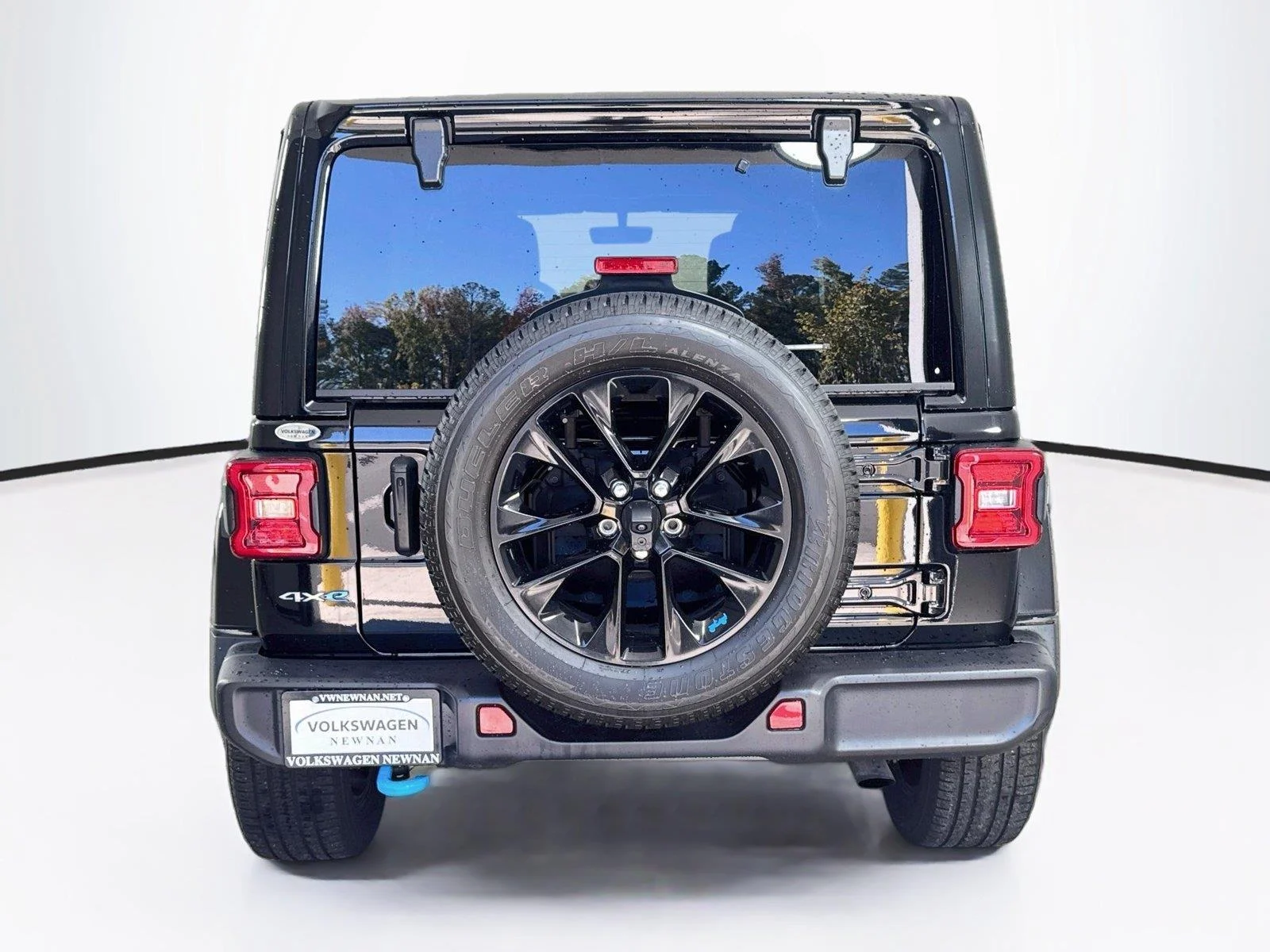 Used 2023 Black Clearcoat Jeep Sahara image 5