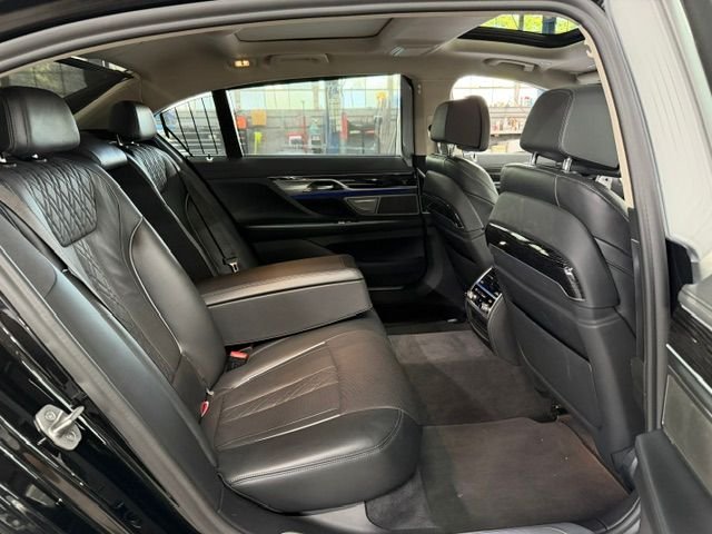 Used 2022 Black BMW 740i xDrive image 9