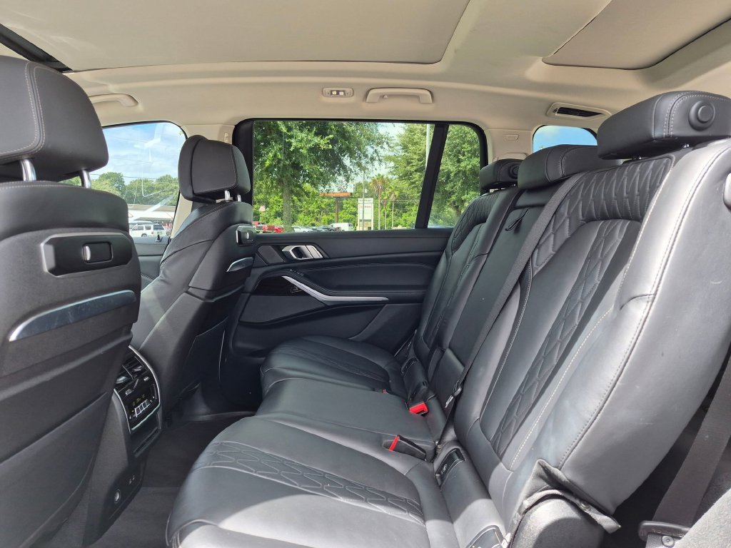 Used 2023 White BMW xDrive40i image 34
