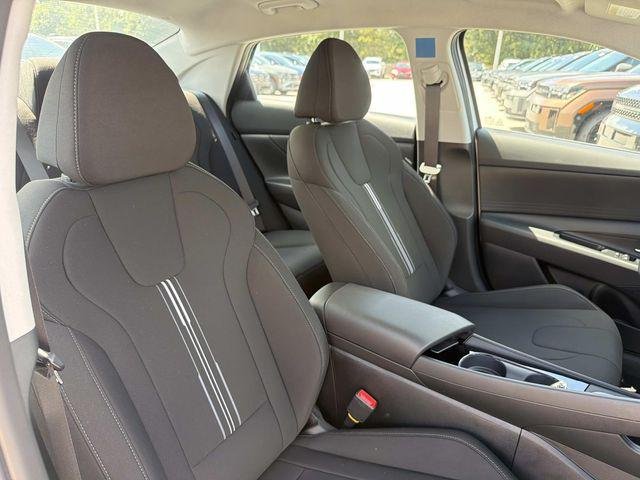 New 2026 White Hyundai Blue image 14