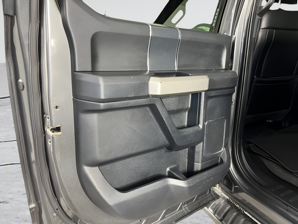 2020 Ford F-150 Lariat - Photo 11