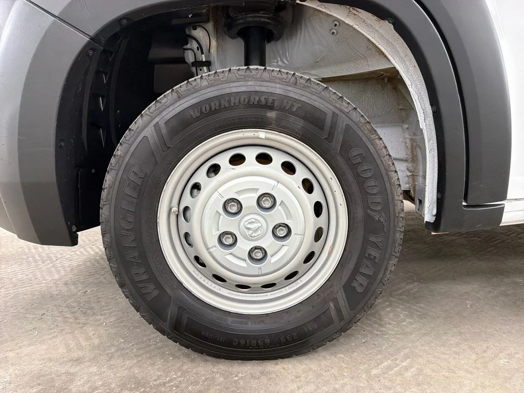Used 2025 White Ram Base image 13