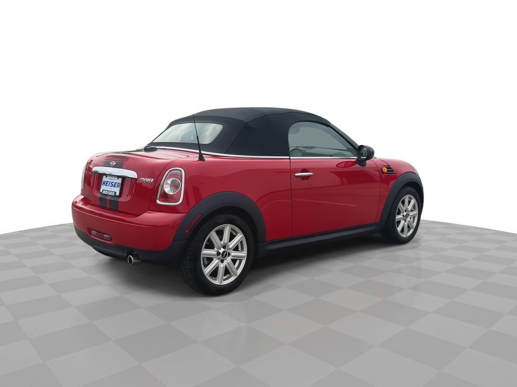 Used 2013 Red MINI  image 8