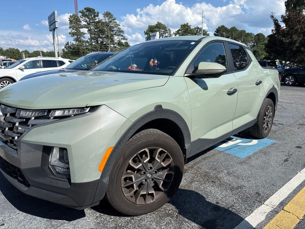 Used 2023 Green Hyundai SEL image 1