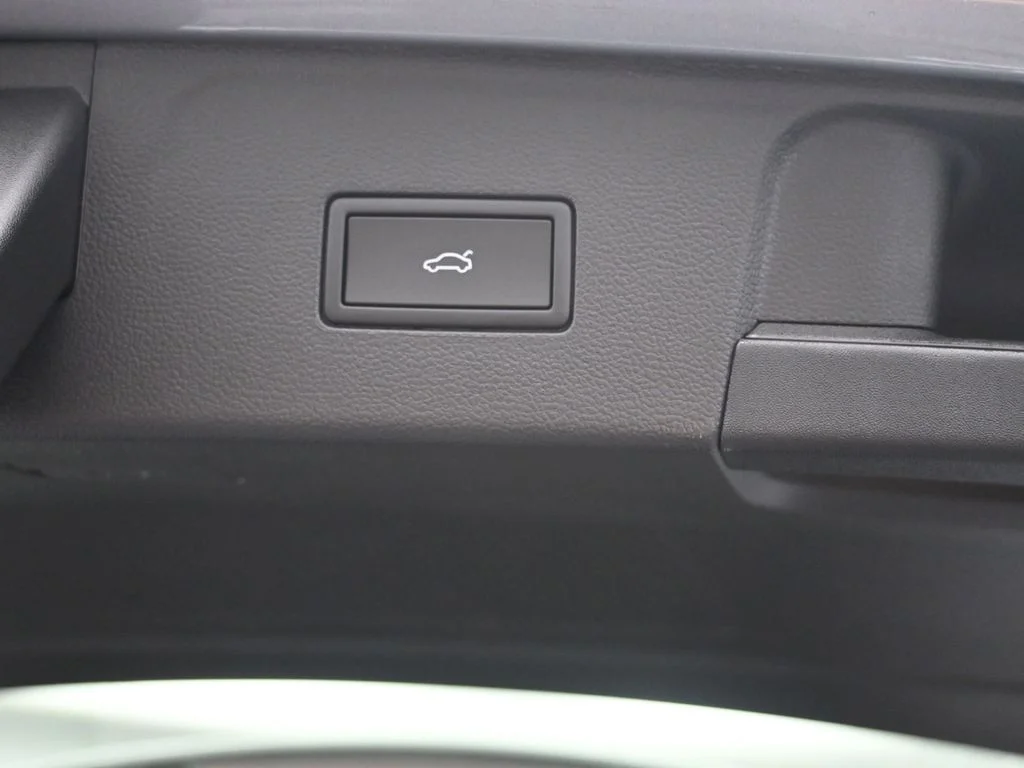 2026 Volkswagen Atlas SE w/Tech - Photo 15