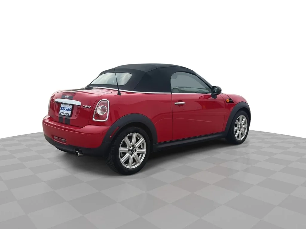 Used 2013 Red MINI  image 8