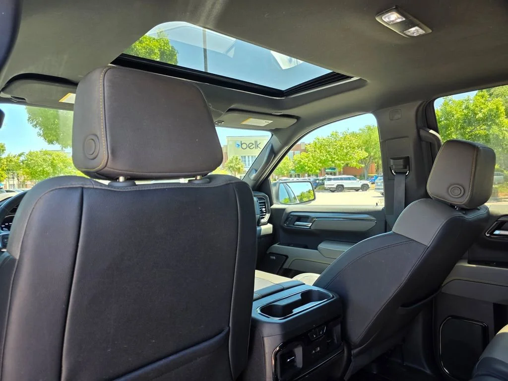 Used 2025 Summit White Chevrolet ZR2 image 31