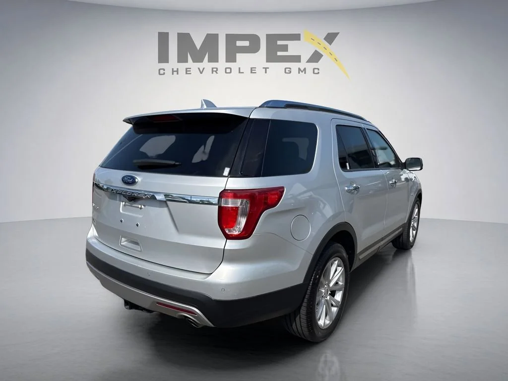 Used 2017  Ford Limited image 5