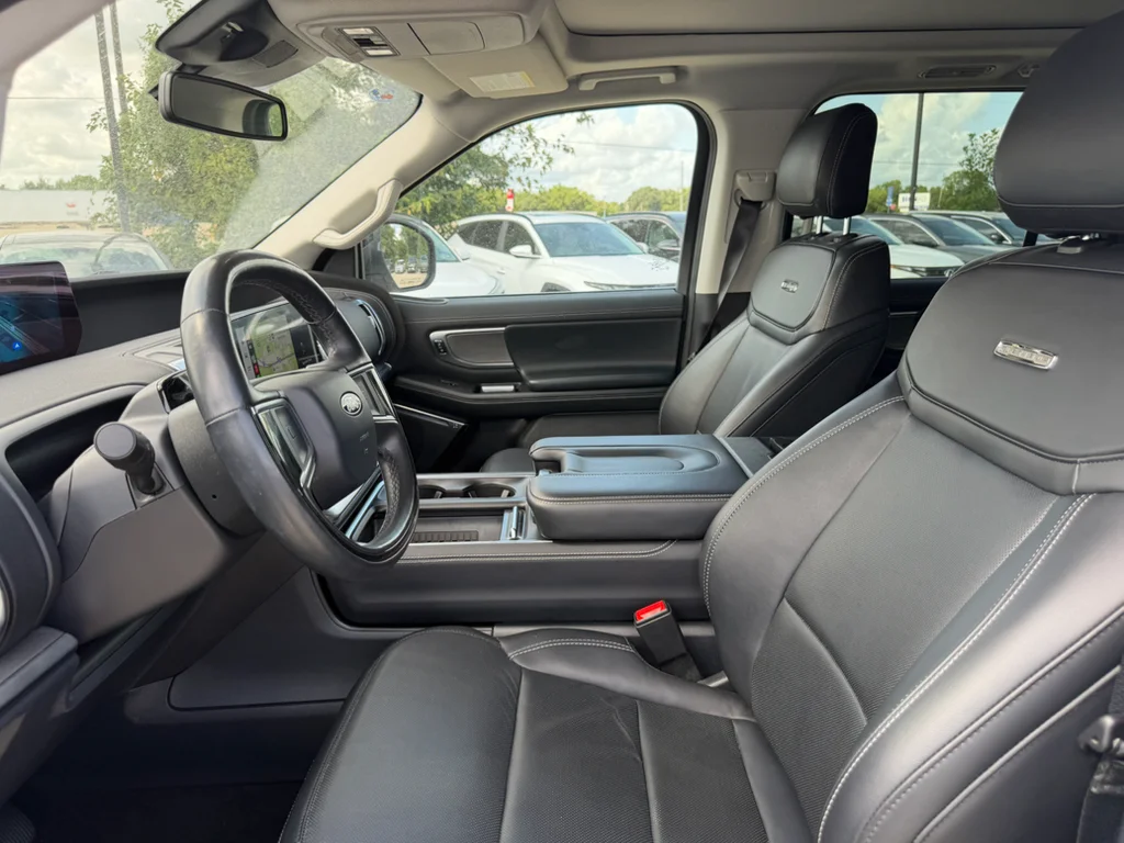 Used 2025 Oxford White Ford Platinum image 10