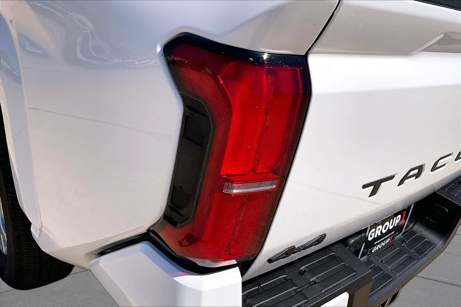 2026 Toyota Tacoma SR5 - Photo 14
