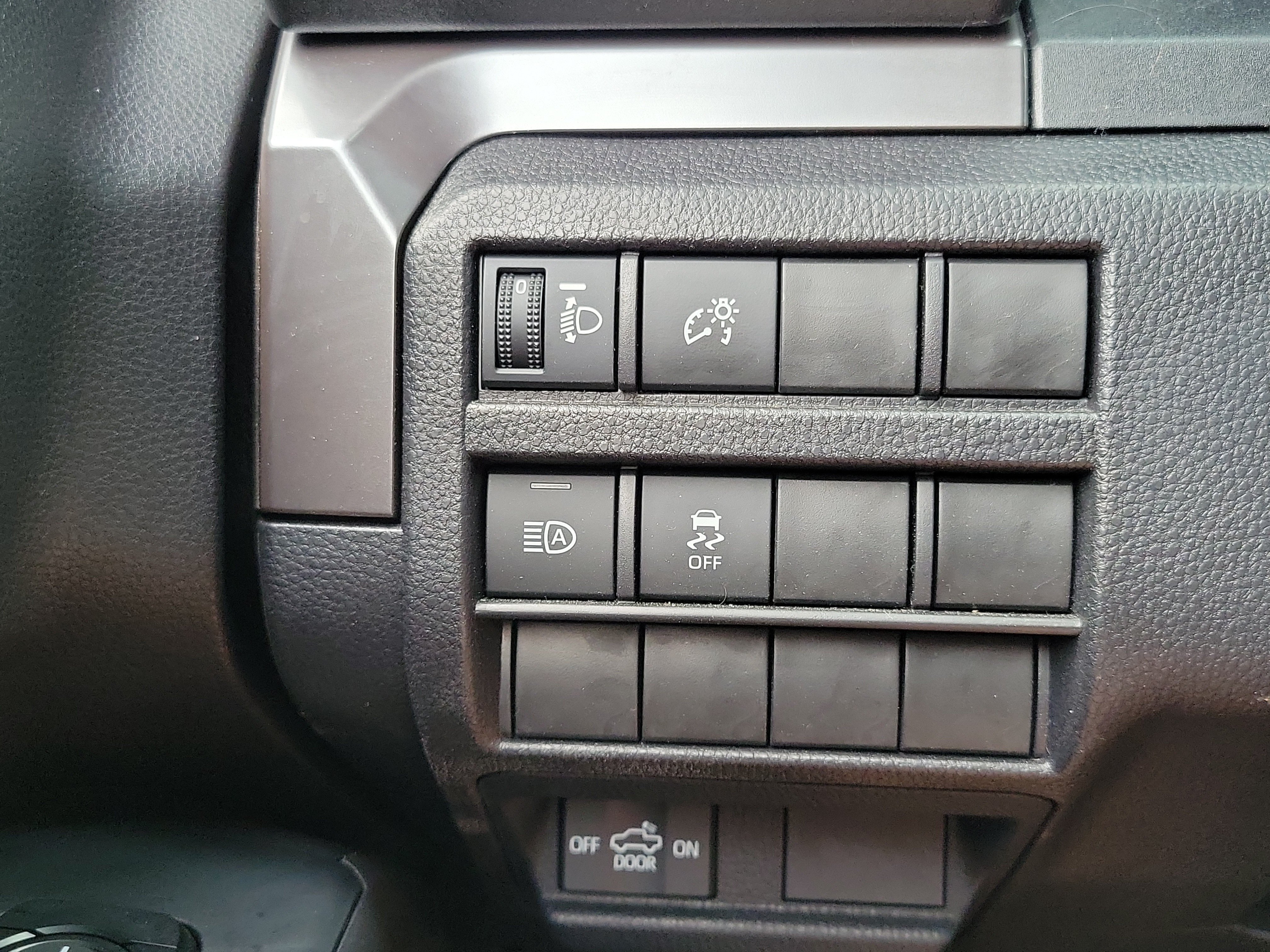 2024 Toyota Tacoma SR5 - Photo 11
