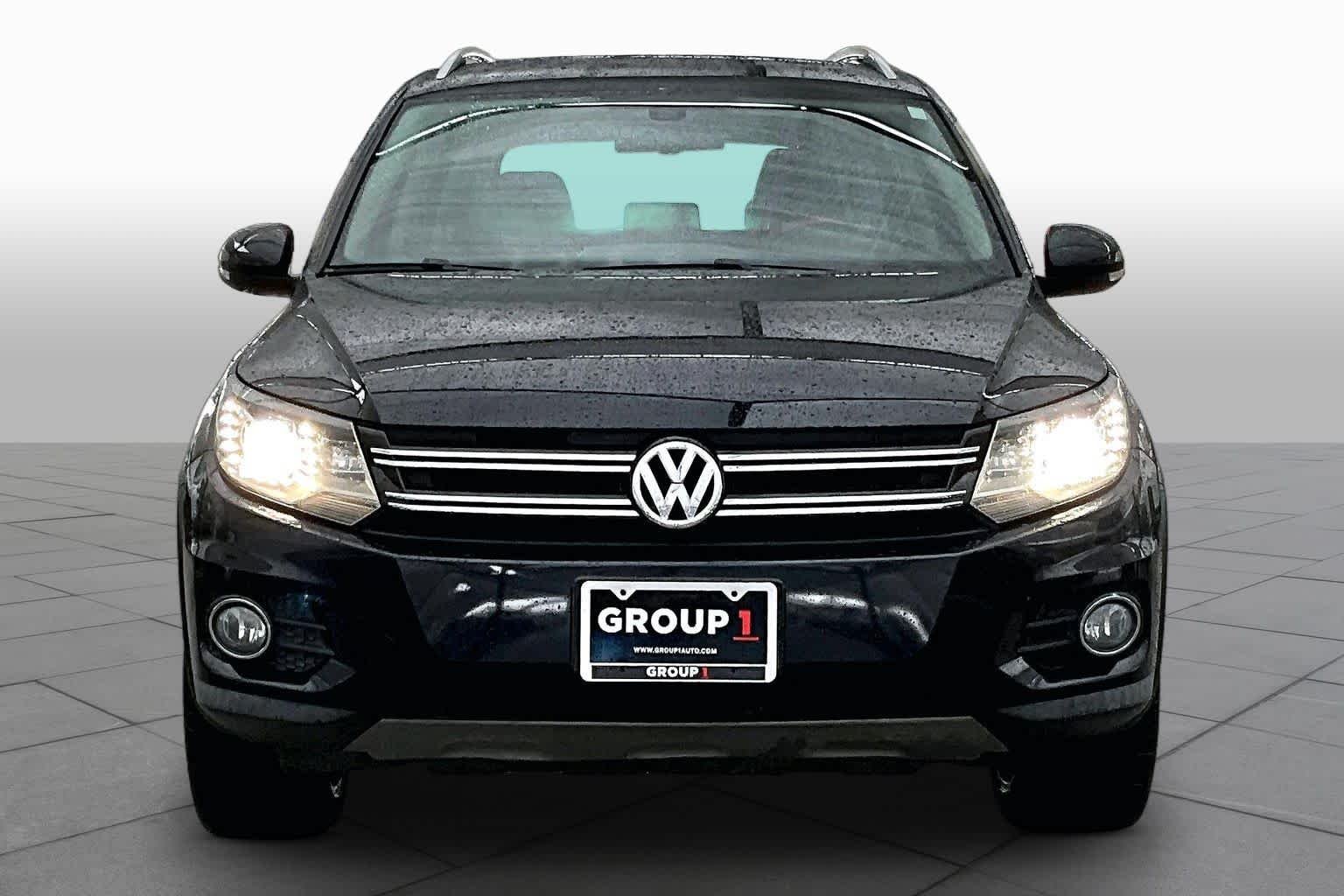 Used 2016 Deep Black Pearl Volkswagen SEL image 4