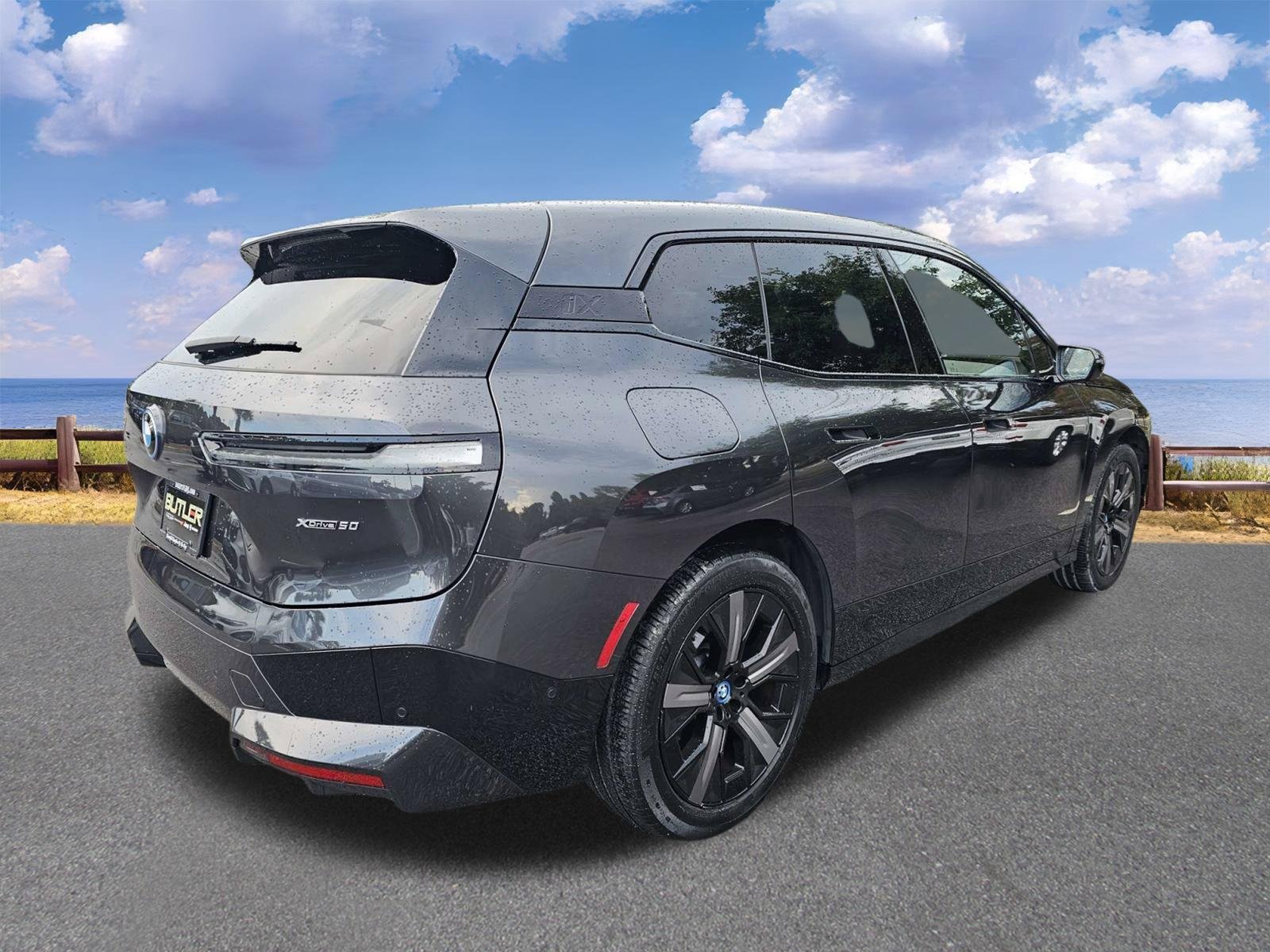 Used 2025 Dark Graphite Metallic BMW xDrive50 image 8