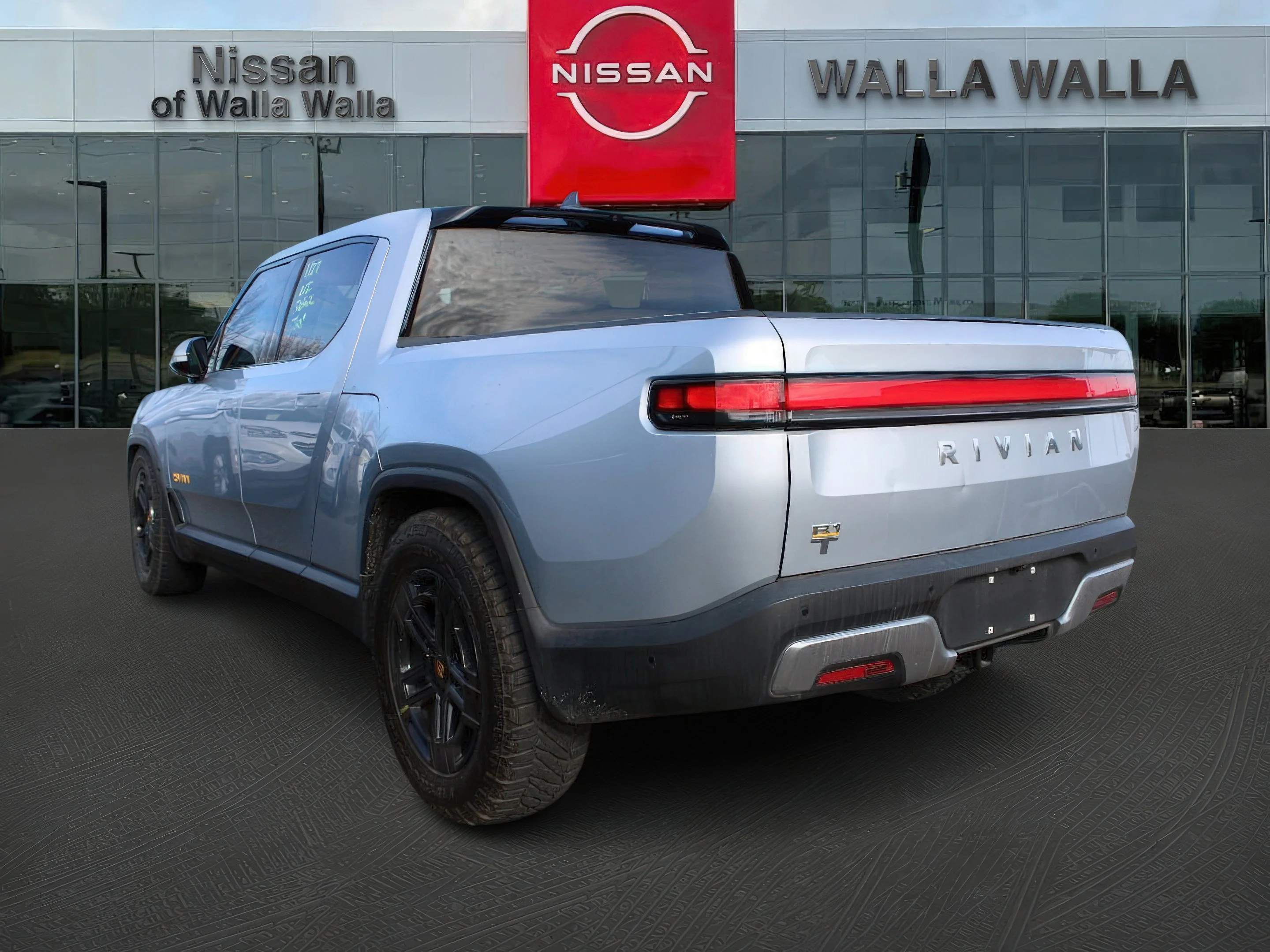 2023 Rivian R1T Adventure - Photo 4