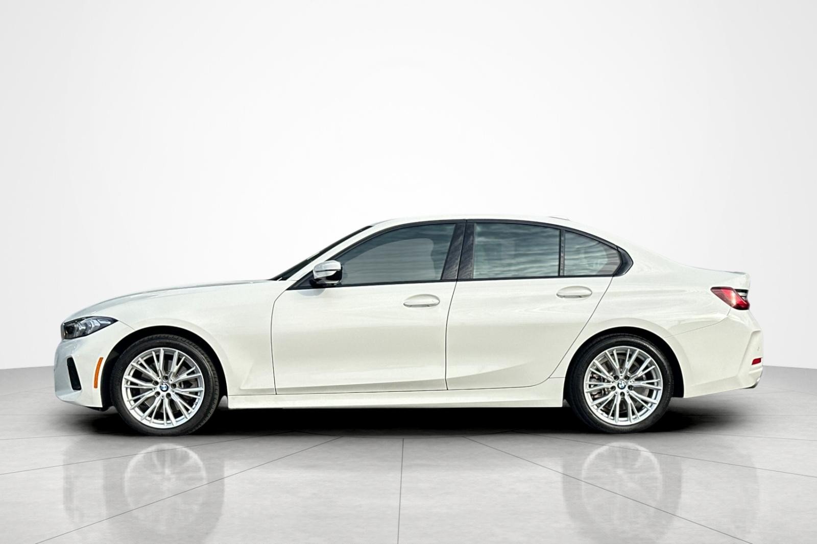 Used 2023 Alpine White BMW 330i image 2