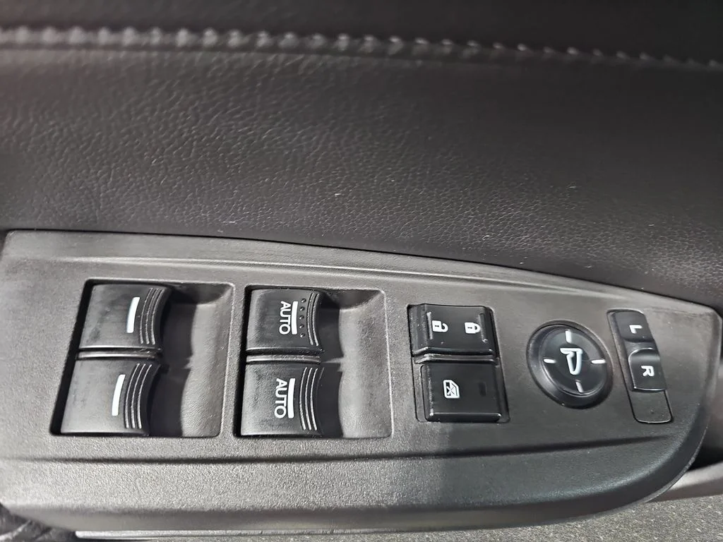 Used 2013  Acura 2.0L image 30