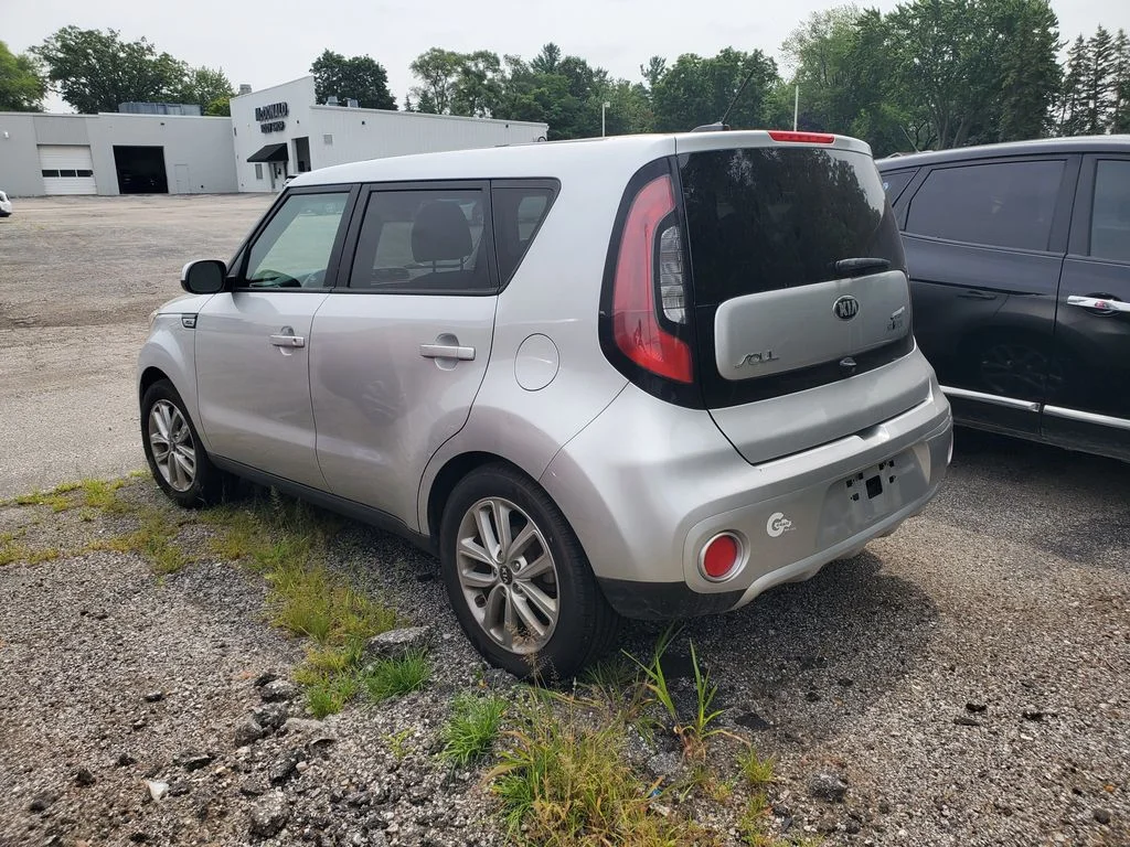 Used 2017 Silver Kia Plus image 3