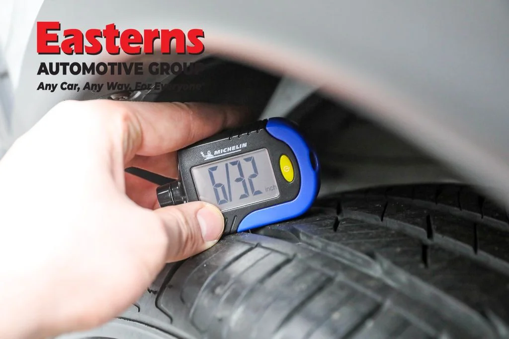 Used 2020 Silver Nissan SL image 27