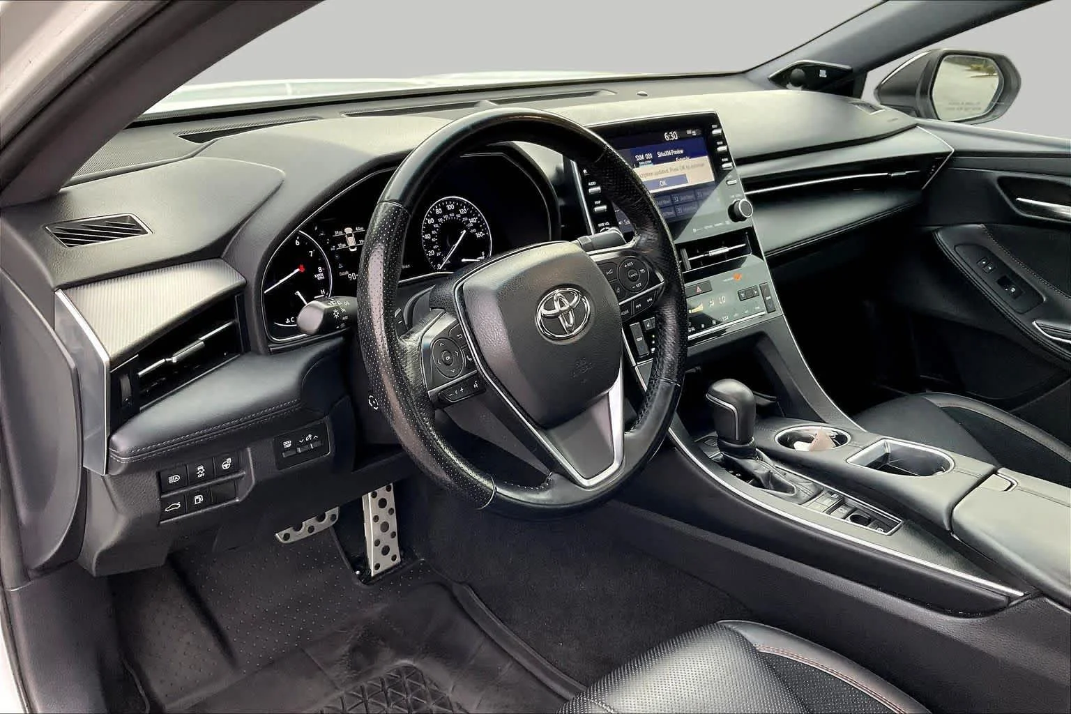 Used 2019 Wind Chill Pearl Toyota Touring image 18