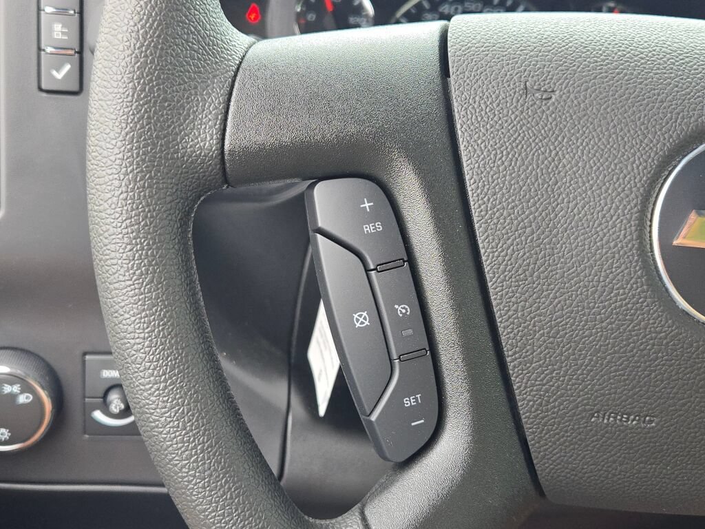 2025 Chevrolet Express Cargo Work Van - Photo 25