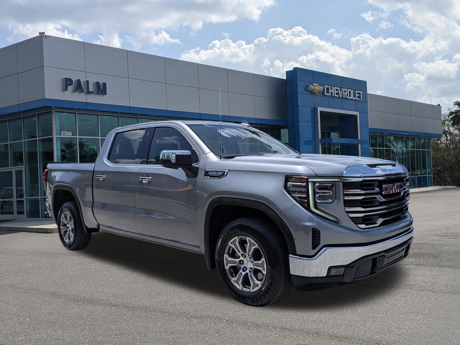 2025 GMC Sierra 2WD Crew Cab Short Box SLT's photo