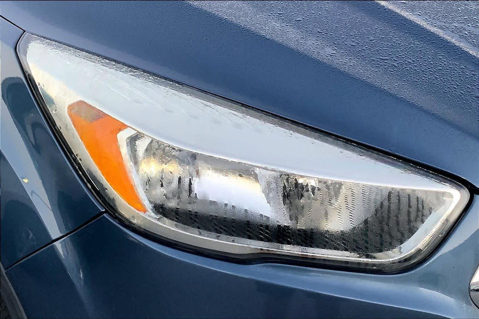 Used 2018 Blue Ford SE image 24