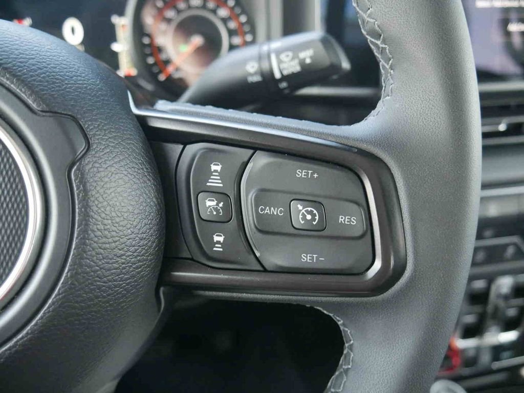 Used 2026 Black Jeep Mojave image 37