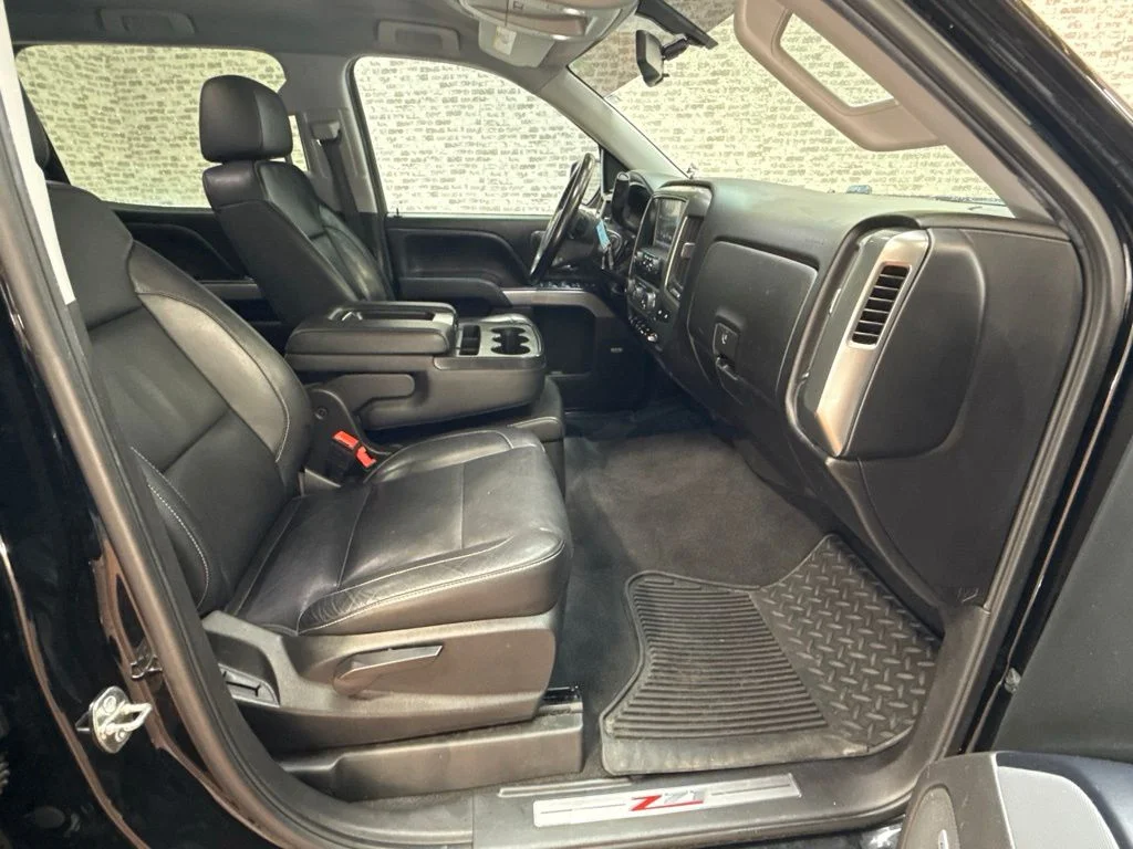 Used 2018 Black Chevrolet LT image 11