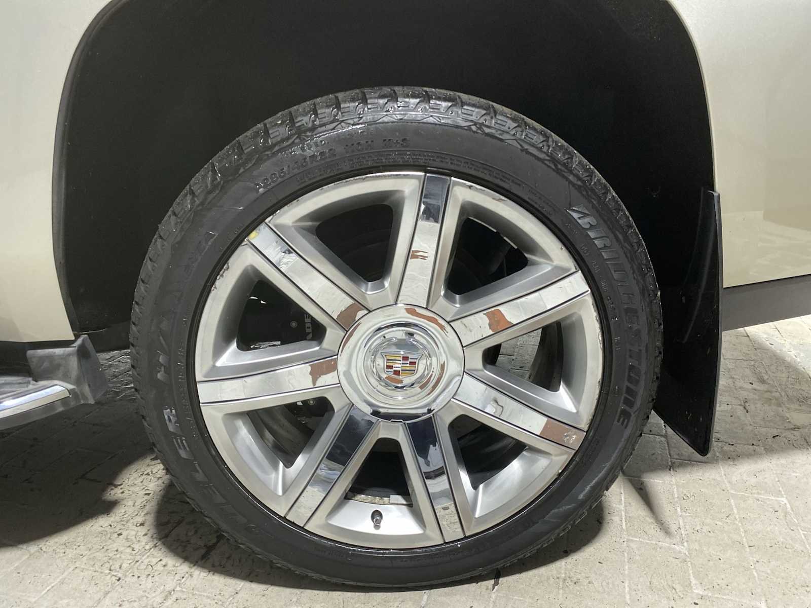 Used 2016 Silver Coast Metallic Cadillac Luxury Collection image 8