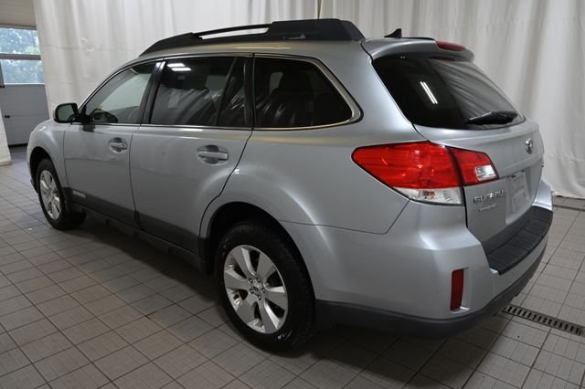 Used 2012 Silver Subaru 2.5i image 9