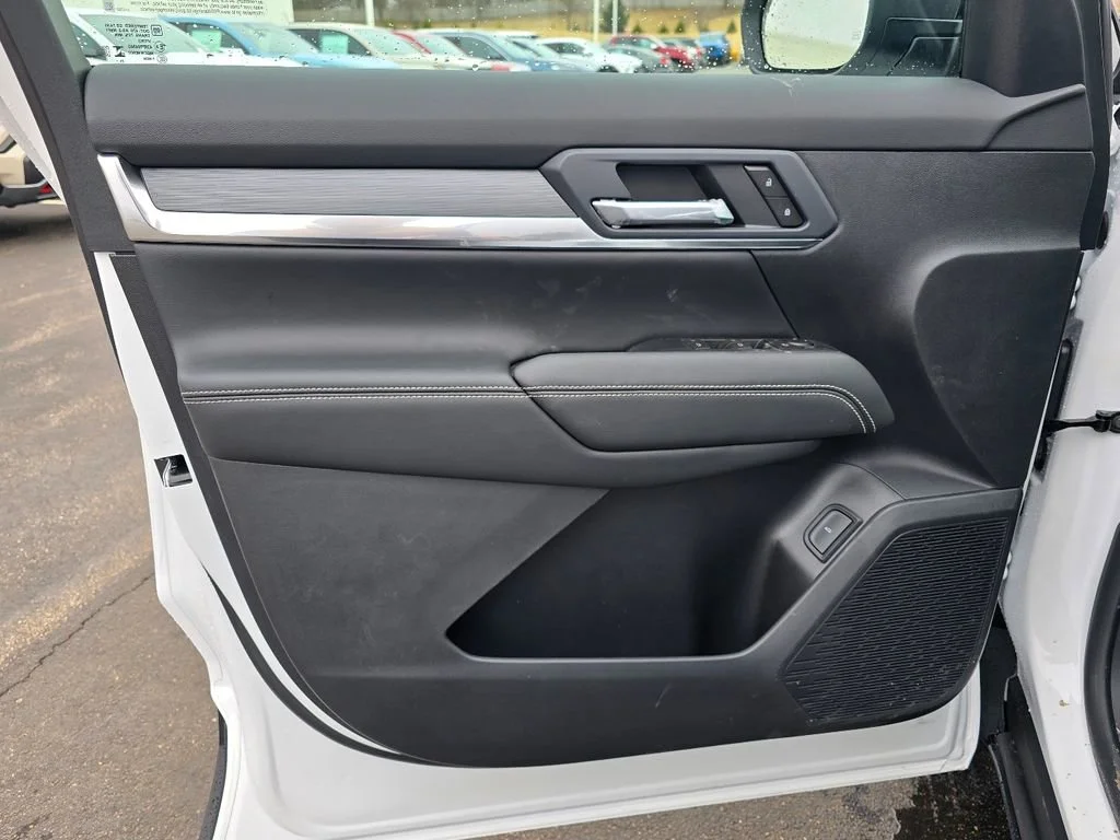 New 2026 Summit White GMC Elevation image 13