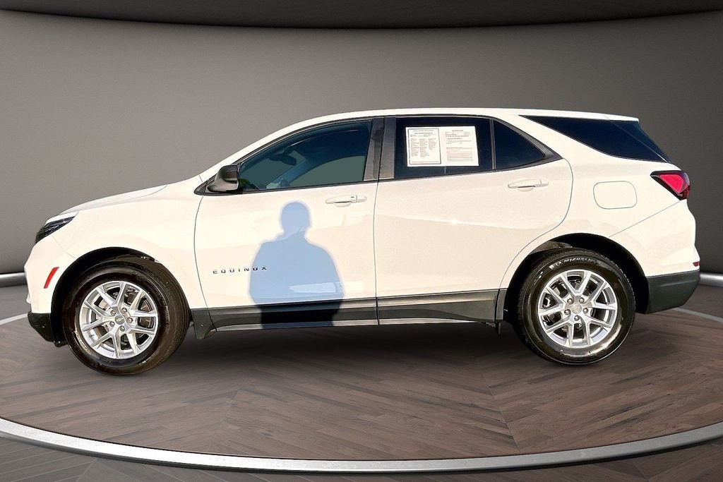Used 2022 White Chevrolet LS image 8