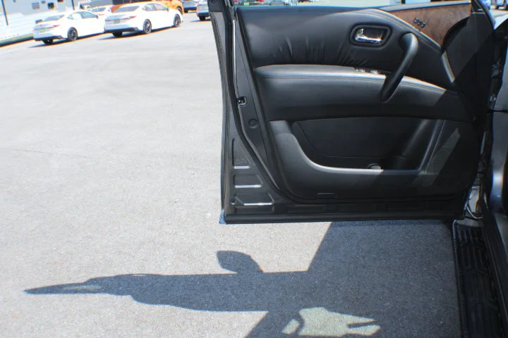 Used 2021 Gray Nissan SL image 6