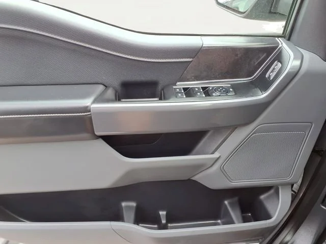Used 2025  Ford XLT image 13