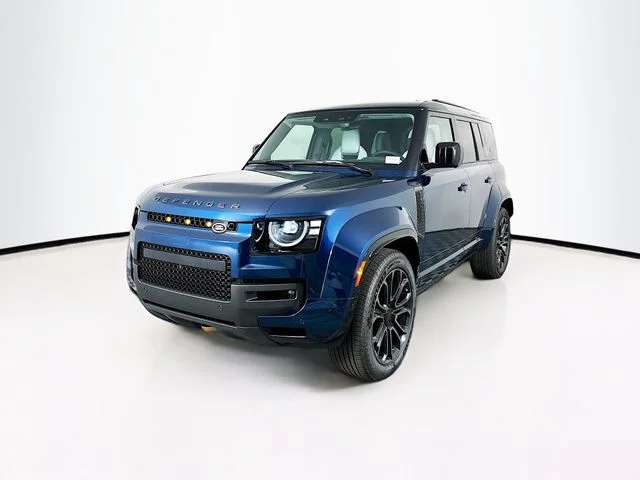 2026 Land Rover Defender 110 OCTA P635's photo