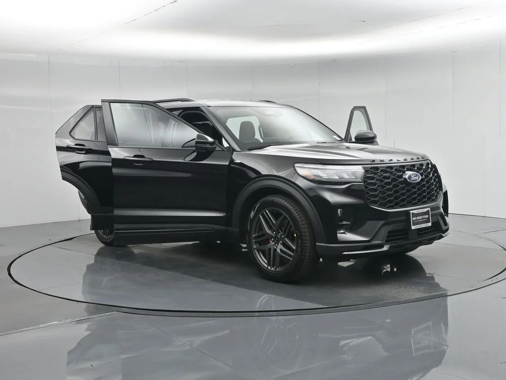 New 2026 Agate Black Metallic Ford ST-Line image 32