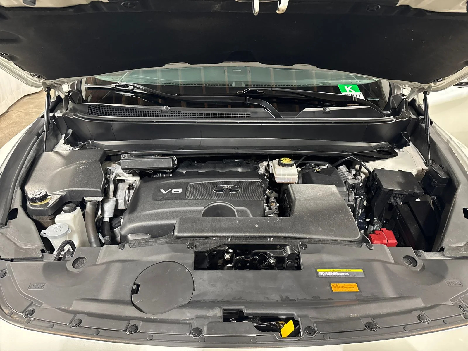 Used 2019 White INFINITI LUXE image 31
