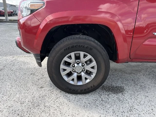 Used 2019 Red Toyota SR5 image 31