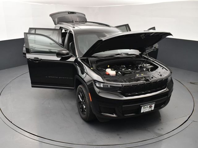 Used 2024 Black Jeep Altitude X image 25