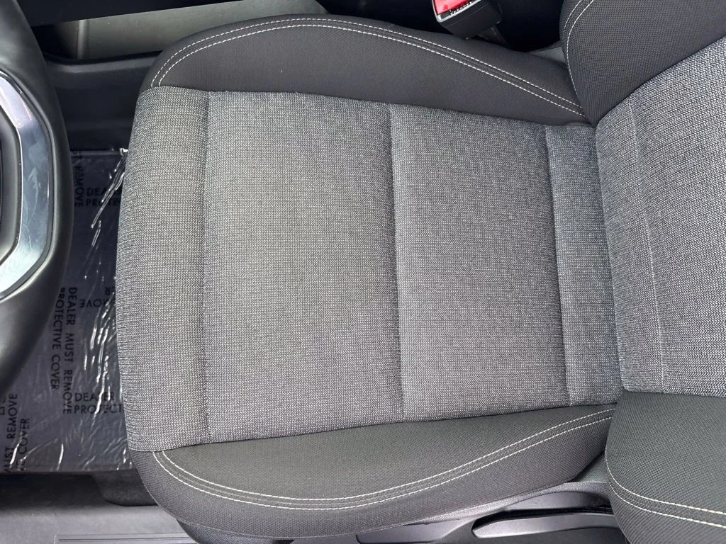 Used 2025 Silver GMC Elevation image 15